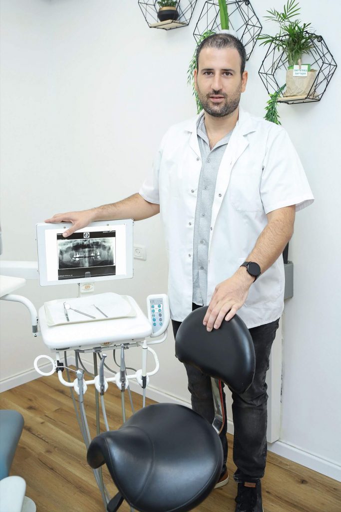 דר אורן מונבז - רופא שיניים עמוד ראשי תחתון